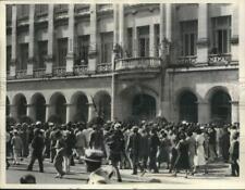 1933 Press Photo Havana Institute students demonstrate at Presidential Palace. picture