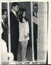 1967 Press Photo Actor Roger Smith & bride Ann Margret during their NV wedding picture