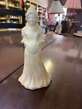 Figurine 🔥Rare🔥 Vintage avon figures bride and groom and flower girl picture