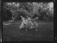 Florence Noyes dancers,performances,women,fabrics,outdoors,h,Arnold Genthe,1915 picture