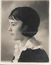 YOUNG WOMAN Profile SMALL FOUND FAMILY PHOTOGRAPH  Original VINTAGE b+w 43 49 A picture