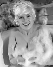 Jayne Mansfield laughs as she holds cleavage dovered in bath suds 8x10 photo picture