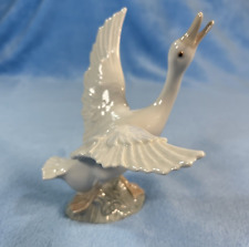 Lladro DAISA Duck Running Goose Wings Spread Porcelain Figurine #1263 picture