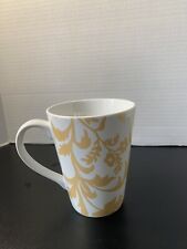 Roscher & Company Mug-Gold Floral Vine picture
