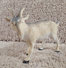 Vintage 1999 TM Brand Rubber Farm Animal Goat Figure 5