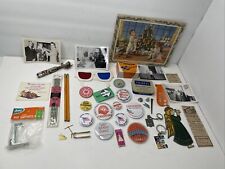 VINTAGE GRANDPAS JUNK DRAWER LOT, Advert, Pins Buttons, Keychain, Sewing,  Photo picture