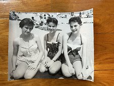 VTG 1950s B&W 8x10 PHOTO BRUNETTE THREE BATHING BEAUTIES POSING ON SAND picture