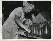 1943 Press Photo Co-Op Canneries in Southern Illinois Towns Operate 24 Hours picture