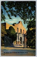 $1.11 Alamo Postcard - The Alamo and Courtyard - San Antonio Texas picture