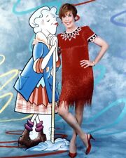 Carol Burnett Pose For TV Show 8x10 Glossy Photo picture