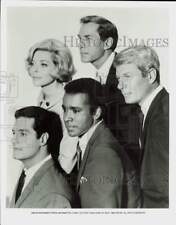 1985 Press Photo Cast of 