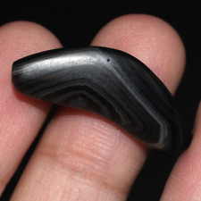 Ancient Banded Agate Stone Bead with Curved Pattern In excellent Condition picture