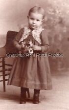 Cabinet Card Photo Precious Little Girl holding Bouquet of Daisies by Strunk picture