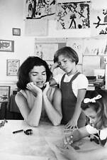 Jackie Caroline Kennedy watch another student draw picture White Ho- Old Photo picture