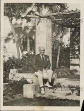 1934 Press Photo Hon. Charles McCrea vacationing at Bermudiana Resort, Bermuda picture