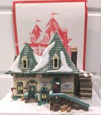 Dept 56 - North Pole Village - Elsie's Gingerbread (52620)+Light & Chimney Works picture