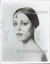 1961 Press Photo Susan Jaffe wearing a jeweled headdress - afa69180 picture