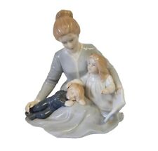 A Mother's Touch Avon Figurine 1984 Porcelain Vintage Mother's Day  picture