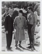 Johnny Weissmuller on Tarzan set with studio top brass 8x10 inch photo picture