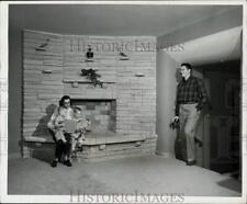 1951 Press Photo Minneapolis Basketball Star George Mikan At Home With Family picture