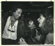 1988 Press Photo Daytime television star Drake Hogestyn greets fans in New York picture