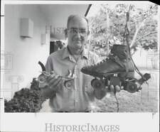 1979 Press Photo Albert Nicholas with old-time roller skates he collects picture