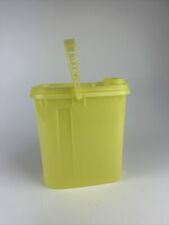 Vintage Tupperware Beverage Buddy 2 Quart Yellow Pitcher w/Lid and Handle  NEW picture