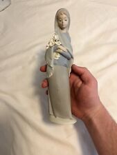 Vintage Lladro Matte Girl w/Lillies Porcelain Figurine 9.25
