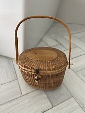 Vintage Nantucket Basket Purse W/ Lid And Handle W/Leather And Plastic Hardware picture