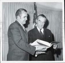 1970 Press Photo Mayor Gribbs with Jerzy Michalowski, Polish Ambassador, Detroit picture