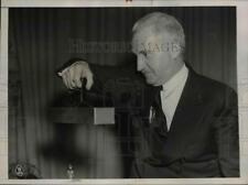 1937 Press Photo Dr. Phillips Thomas Demonstrating High Powered Magnet Developed picture