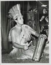 1967 Press Photo Mike Tahuna plays Tahitian log drum at shopping center, Ohio picture