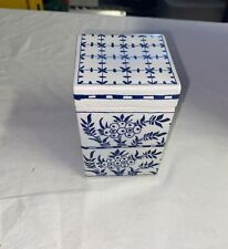Royal Goedewaagen Delft Colonial Williamsburg Restoration Wythe Square Box picture