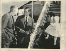 1962 Press Photo Director Nicholas Ray greets Charlton Heston & family in Spain picture