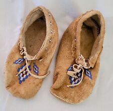 Vintage 1970's Navaho Child Tan Beaded Handmade Moccasins size 1.5  picture