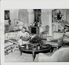 1961 Press Photo Pianist Liberace in His Hollywood Home - hpp37310 picture