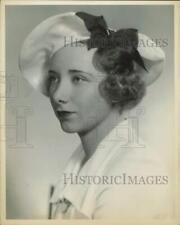 1935 Press Photo Model poses in a double brim beret designed by Lilly Dache picture
