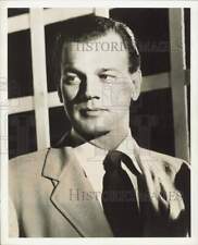 1950 Press Photo Actor Joseph Cotten stars in the CBS radio program, 