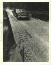 1980 Press Photo A car slowly crosses the old Krentel Road Bridge - nob48072 picture