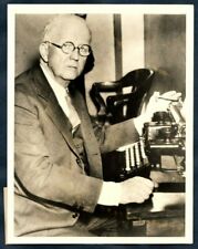 NEWSPAPER EDITOR & WRITER ARTHUR BRISBANE AT HIS TYPEWRITER 1936 Photo Y 234 picture