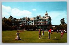 Putting Green And Cliffhouse Lake Minnewaska New York Vintage Unposted Postcard picture