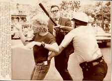 LG75 1970 Wire Photo CLUB WIELDING ARREST @ PROTEST OF KENT STATE & CAMBODIA WAR picture