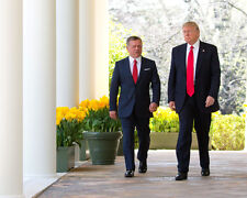 PRESIDENT DONALD TRUMP AND KING ABDULLAH II OF JORDAN - 8X10 PHOTO (ZY-365) picture
