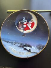 Ernie Norcia For Avon Vintage 1998 Christmas Plate  Greetings From Santa 22K picture