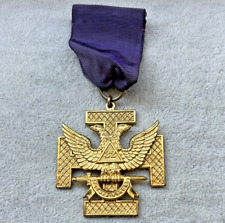 Vintage SPES MEA IN DEO EST 32 double eagle Freemason pin w/ purple ribbon picture