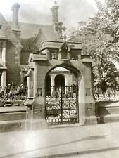 Y1 Photo Artistic 1920-30' Shropshire England Shrewsbury Old House Gate Entrance picture