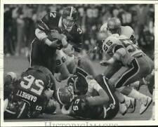 1987 Press Photo Syracuse University football player Daryl Johnston runs in game picture