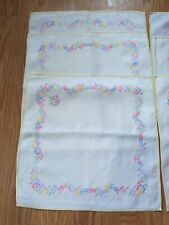 Six Vintage Linen Embroidered Dinning Napkins Each One Is 15