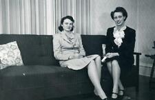 PP253 Vtg Photo TWO WOMEN IN DRESS SUITS ON COUCH c 1940's picture