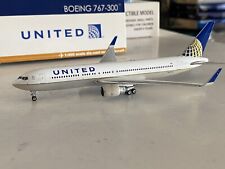 Gemini Jets United Airlines Boeing 767-300ER 1:400 N674UA GJUAL1138 picture